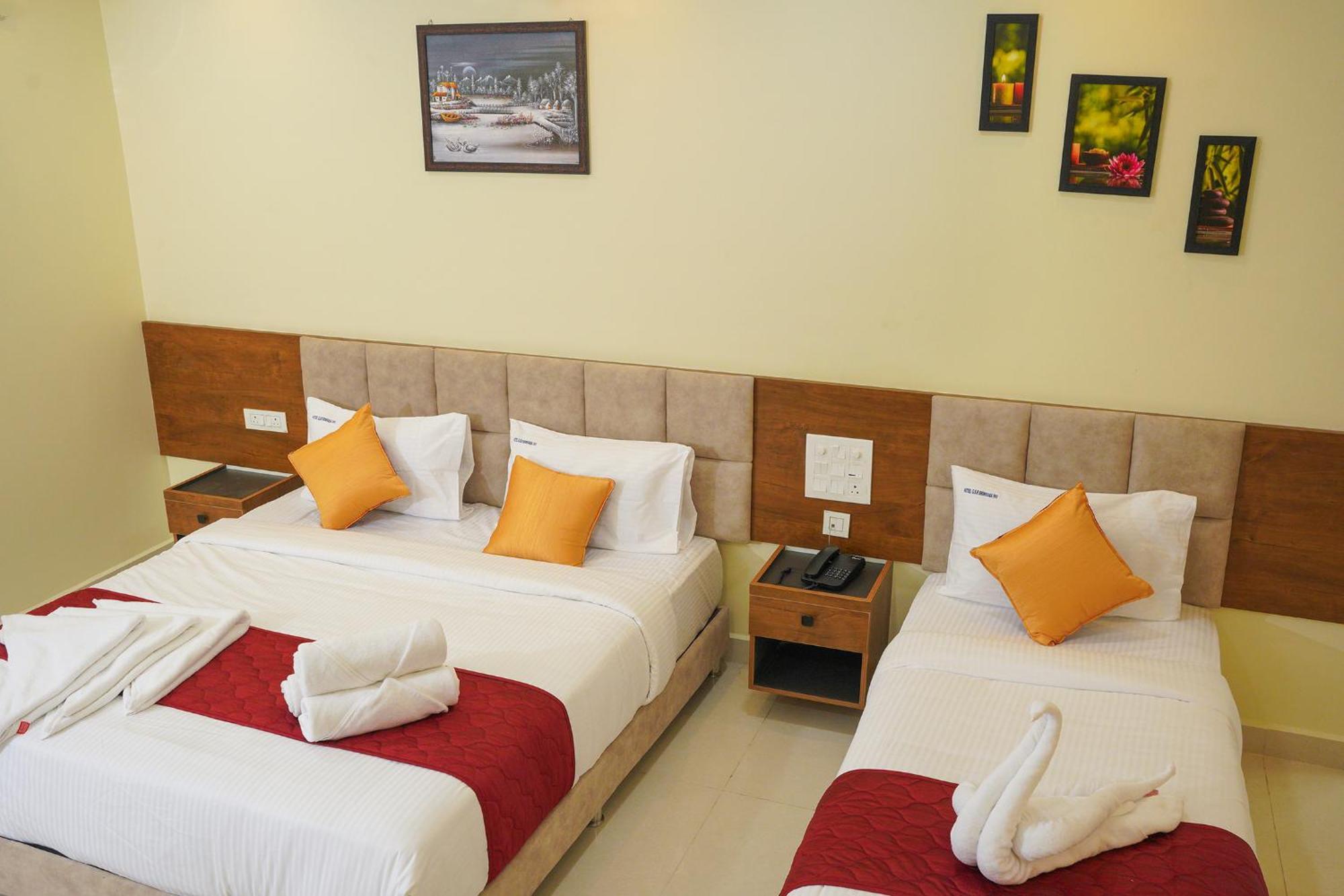 Hotel Gsr Srinivasa Inn Тирупати Екстериор снимка
