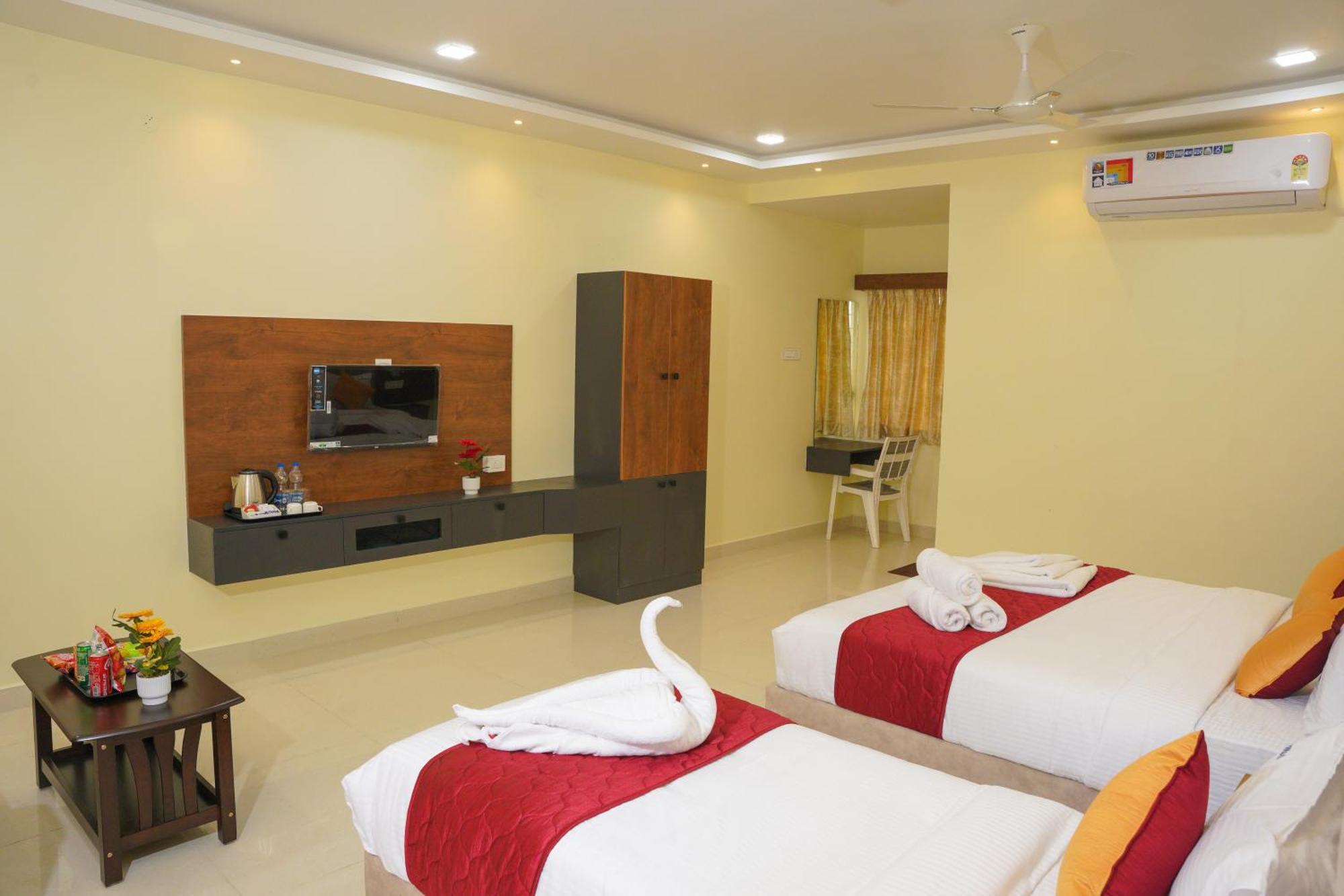 Hotel Gsr Srinivasa Inn Тирупати Екстериор снимка